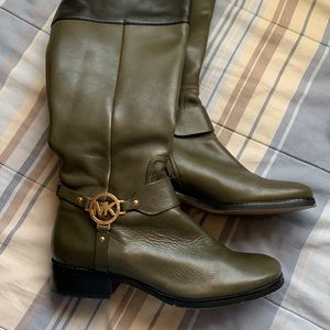 M K leather boots 👢
